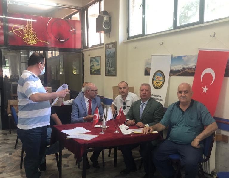 ARNAVUTKÖY KOOPERATİFİ BAŞKANI SAYIN RECEP UZUNTAŞ TEKRAR SEÇİLDİ