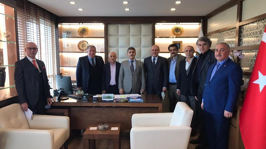 KAĞITHANE BİRLEŞİK ESNAF VE SANATKARLAR ODASI BAŞKANI ÖMER OSMANOĞLU, KAĞITHANE KAMYON, KAMYONET, MİNİBÜS OTOMOBİL VE ŞOFÖRLER ESNAF ODASI BAŞKANI KEMAL SARI VE BAŞKAN VEKİLİ MEHMET DEMİR, KAĞITHANE PERAKENDECİ, BAKKALLAR, BAYİLER VE BÜFECİLER ESNAF ODASI BAŞKANI YILMAZ KAYA, KAĞITHANE BERBERLER VE KUAFÖRLER ESNAF VE SANATKARLAR ODASI BAŞKANI MEHMET İHSAN MUTLU’YA YAPTIKLARI NAZİK ZİYARETLERİ