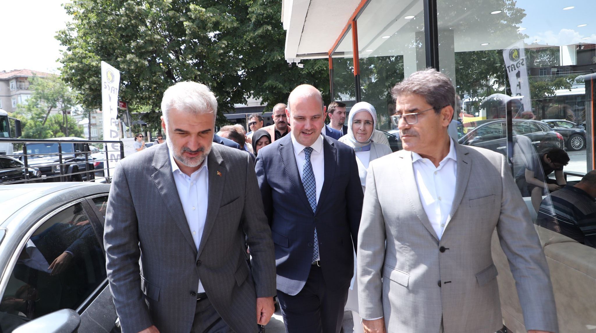 AK PARTİ GENEL BAŞKAN YARDIMCISI SAYIN ÖMER İLERİ, AK PARTİ İSTANBUL İL BAŞKANI SAYIN OSMAN NURİ KABAKTEPE, AK PARTİ BAKIRKÖY İLÇE BAŞKANI SAYIN TÜLİN MAZLUMOĞLU KESTANE VE YÖNETİM KURULU ÜYELERİNİN ZİYARETLERİ