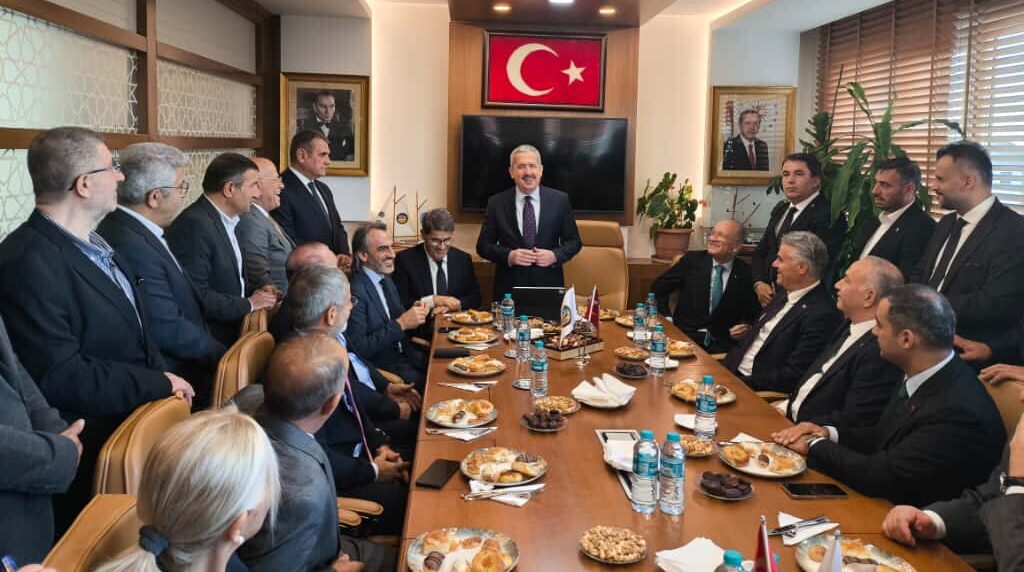 TİCARET BAKAN YARDIMCIMIZ SAYIN MAHMUT GÜRCAN VE ESNAF, SANATKÂRLAR VE KOOPERATİFÇİLİK GENEL MÜDÜRÜ SAYIN TAHA ENES ŞENER’İN ZİYARETLERİ